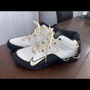 Nike Shox Elevate High top Basketball sneaker 040810